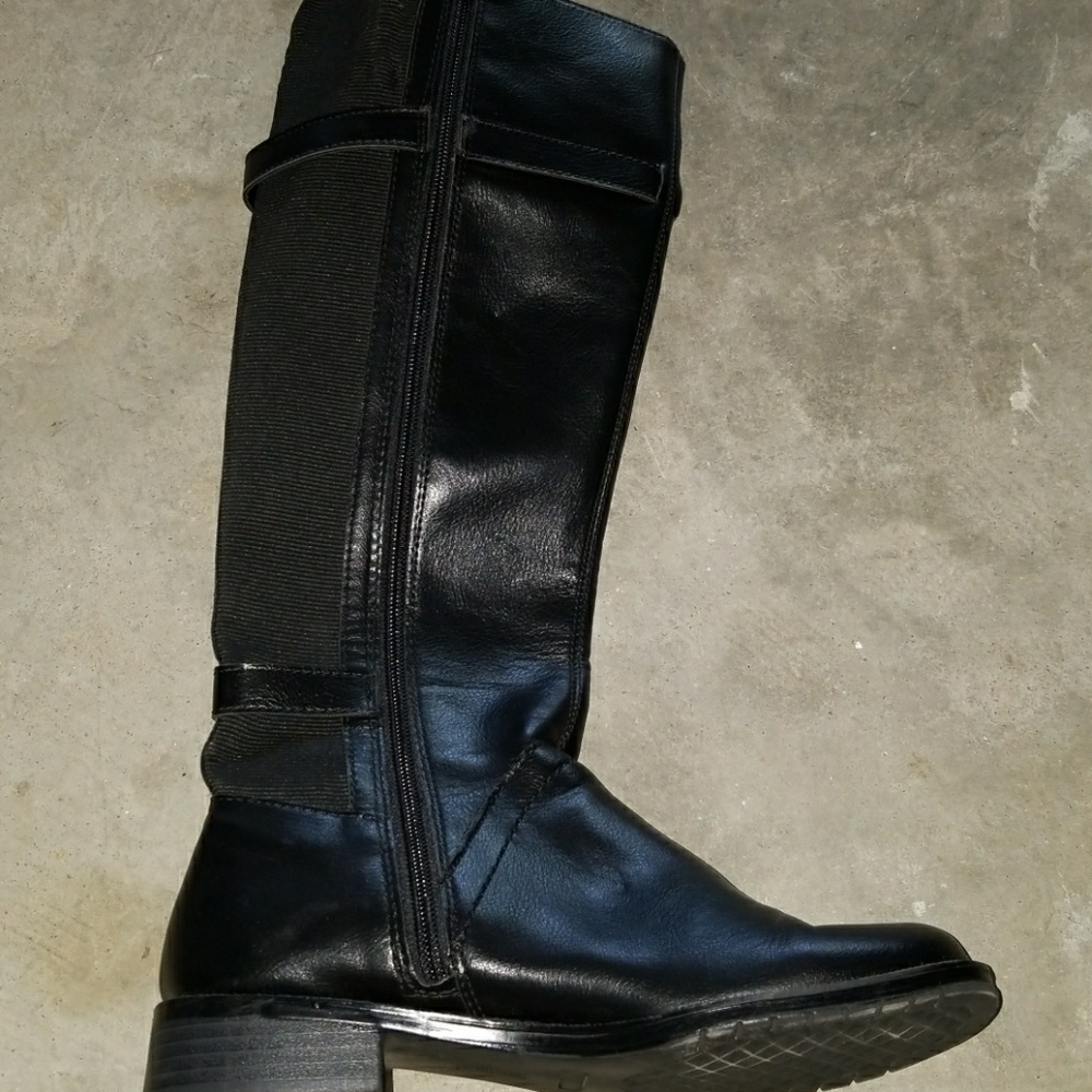 Boots - Picture 8 of 8